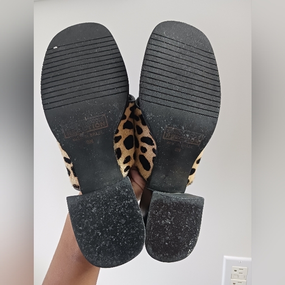 Kenneth Cole Reaction Leopard Sandals - Picture 4 of 4